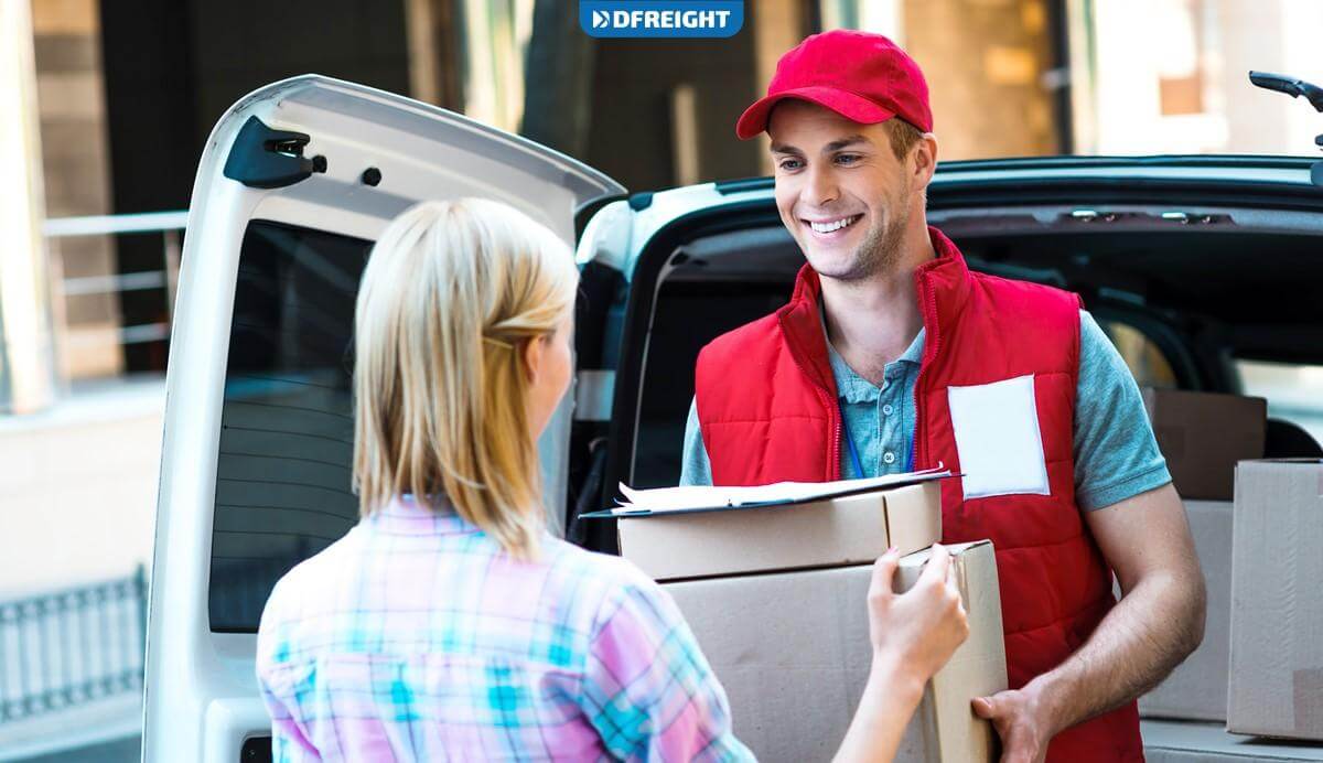 Using a Courier Service: 10 Best Benefits for Your Business